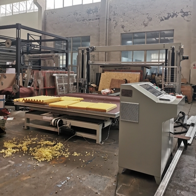 Υψηλής ακρίβειας CNC οριζόντια μηχανή κοπής σφουγγαριού με ταλαντώμενη λεπίδα για αφρό πολυουρεθανίου