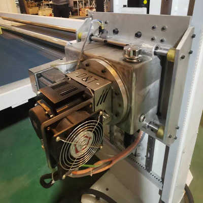 24. 10M/min CNC Κοπής Αφρού με Παλινδρομική Λεπίδα για τις Βιομηχανίες Επίπλων, Αυτοκινήτων, Συσκευασίας και Μόνωσης