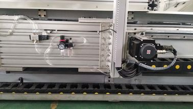 Το κενό dtc-F2512 D&T ξεσκονίζει PU σφουγγαριών την άκαμπτη τέμνουσα μηχανή αφρού