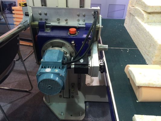CNC υψηλής ταχύτητας ταλαντεμένος τέμνουσα μηχανή 6kw αφρού σφουγγαριών λεπίδων